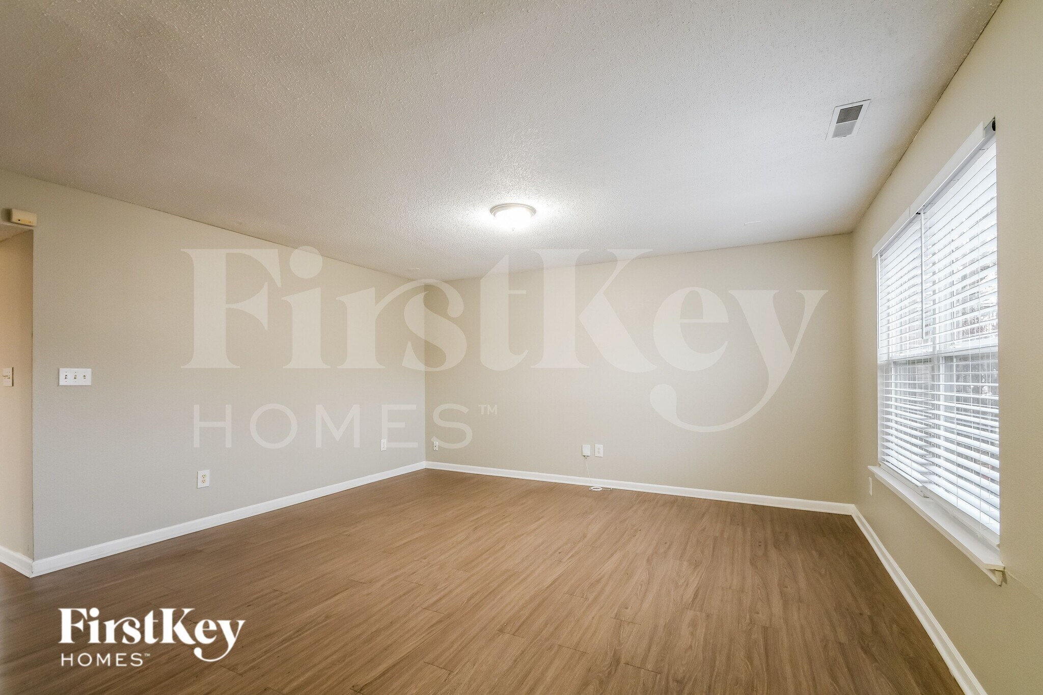 Building Photo - 19127 Fox Chase Dr