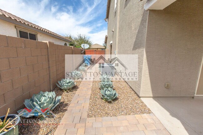 Building Photo - 21139 E Cherrywood Dr