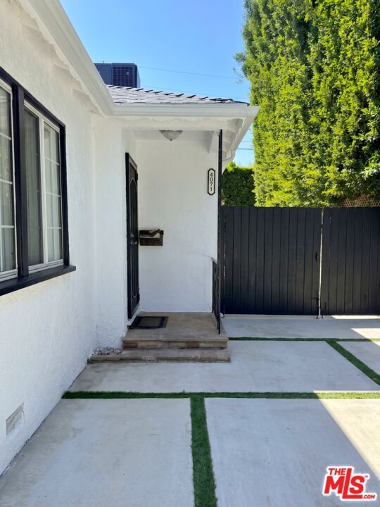 Building Photo - 4071 Sawtelle Blvd