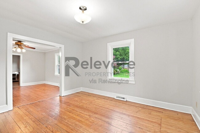 Building Photo - 1425 Dinwiddie Ave