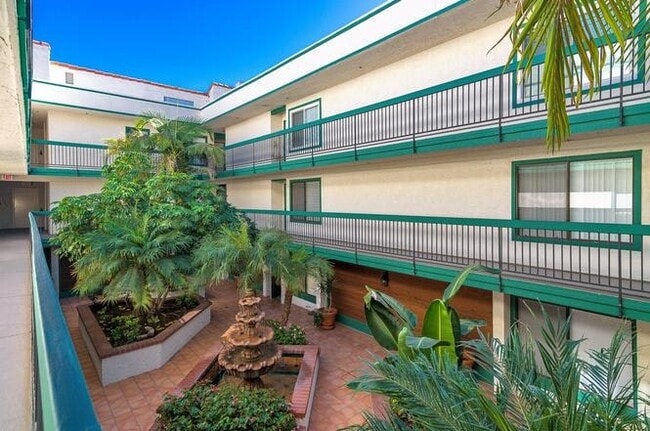 Building Photo - 5525 Shasta Ln