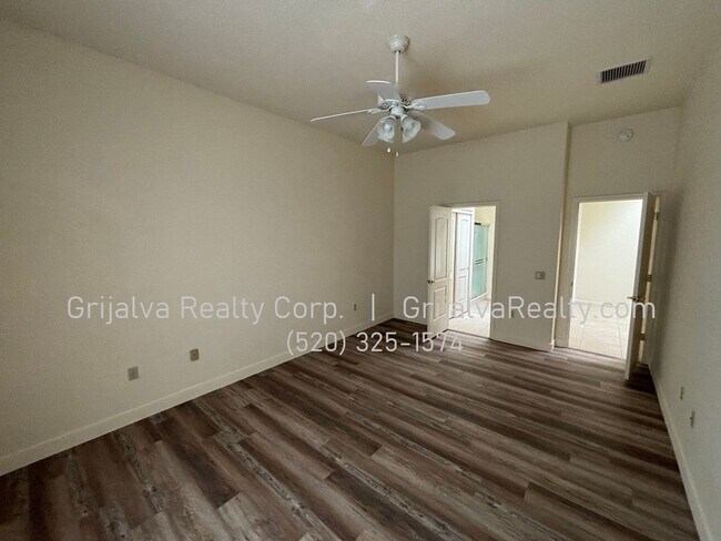 Building Photo - Beautiful 2 BD 2 BA House in the Springs in Green Valley - GVR Included!