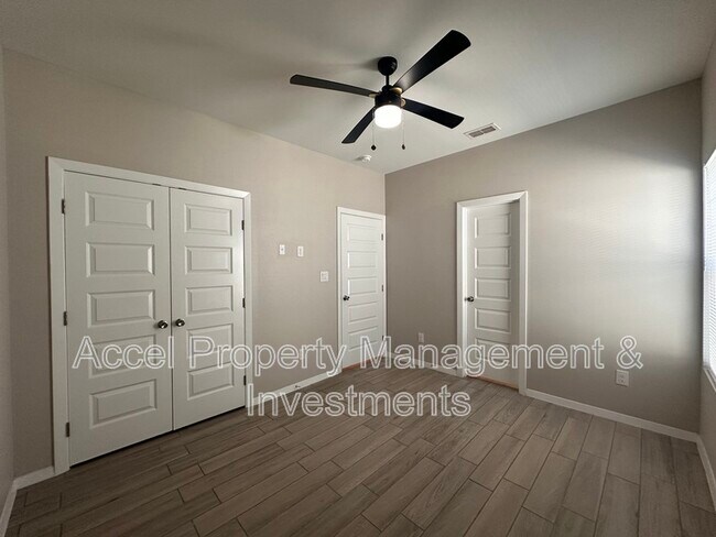 Building Photo - 3405 S Mia Ln