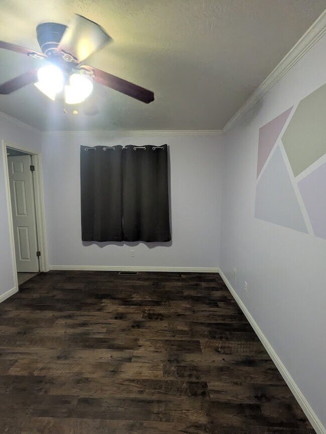 Building Photo - 564 S Goosenest Dr