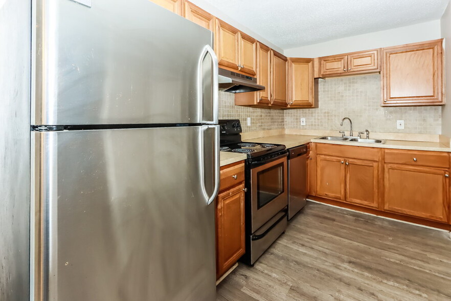 Building Photo - 429 Azalea Dr