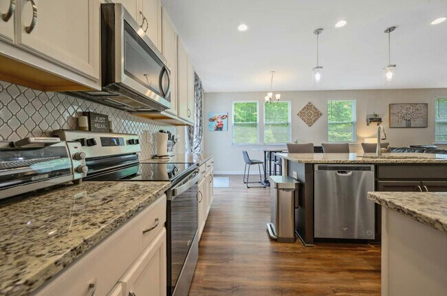 Building Photo - 155 Rossell Park Cir