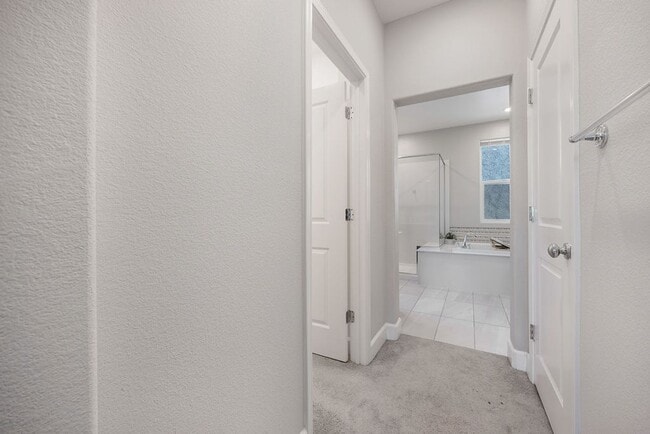 Building Photo - 5Bed/3Ba Home in Quiet Hayward Community w...