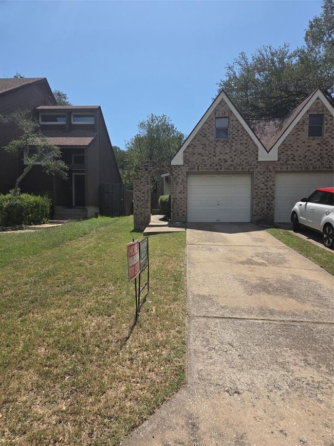 Primary Photo - 8111 Baywood Dr