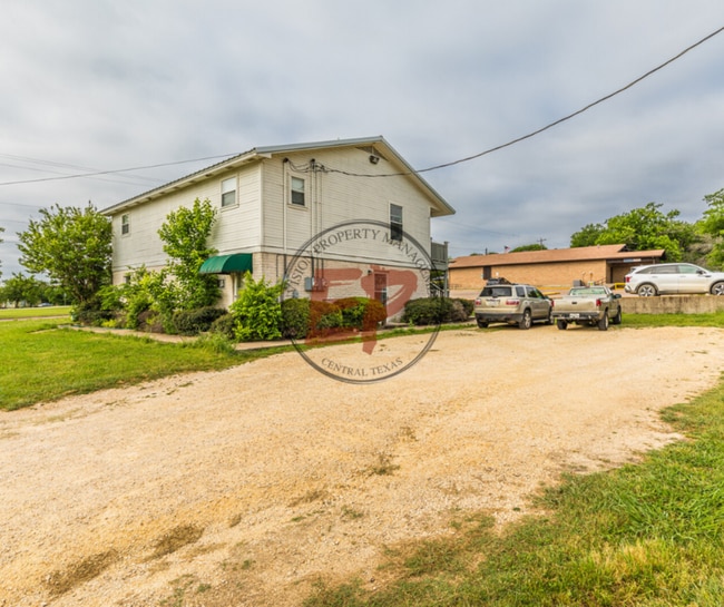 Building Photo - 520 Live Oak St