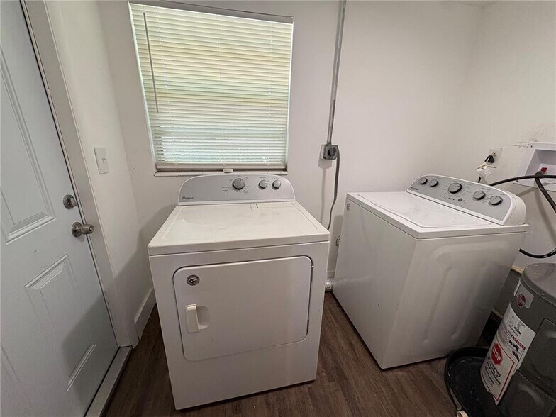 Building Photo - 1741 NE 52nd St