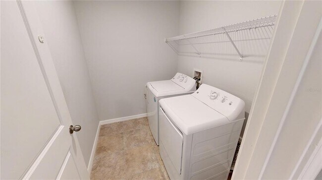 Building Photo - 17034 Yellow Pine St