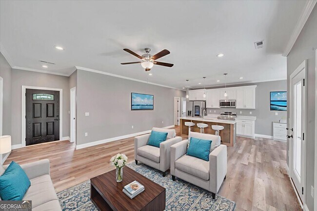 Building Photo - 110 Ryan St