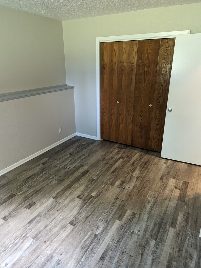Building Photo - 708 Great Plains Ct