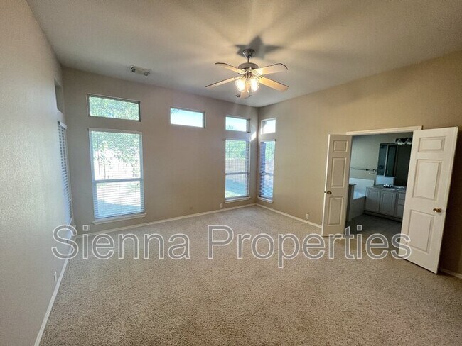 Building Photo - 11108 Visa Rose Dr