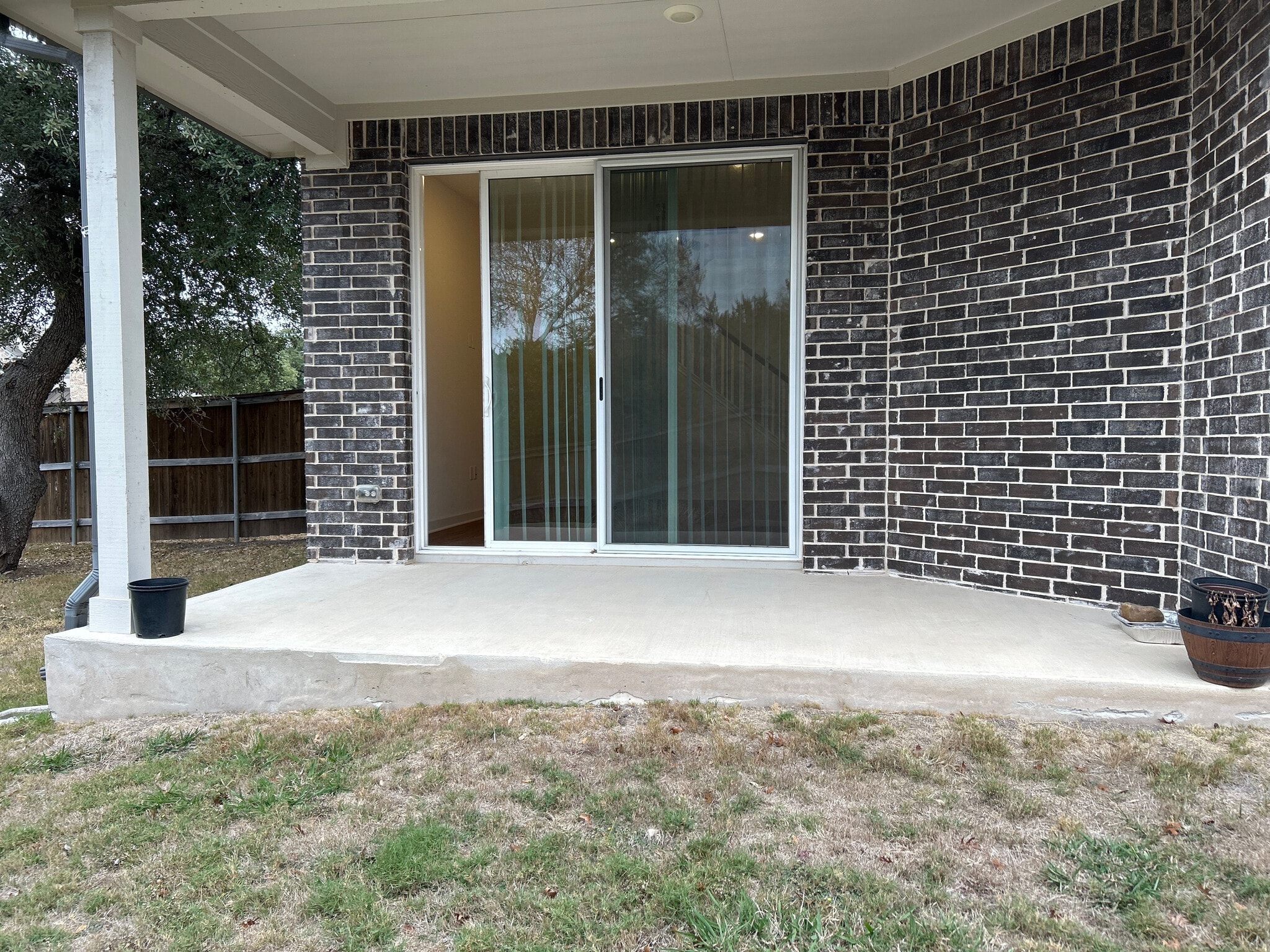 Building Photo - Room in House on Ruger Pass