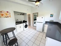 Building Photo - Ready for move in! 1 bedroom w/ parking in...