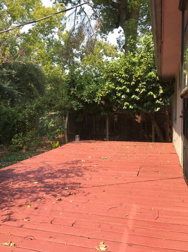 Building Photo - Charming home in Garden Tract- $300 free r...