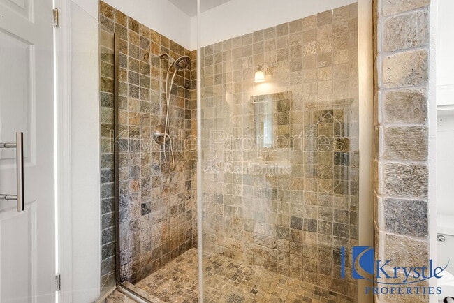 Building Photo - 530 N Regatta Dr