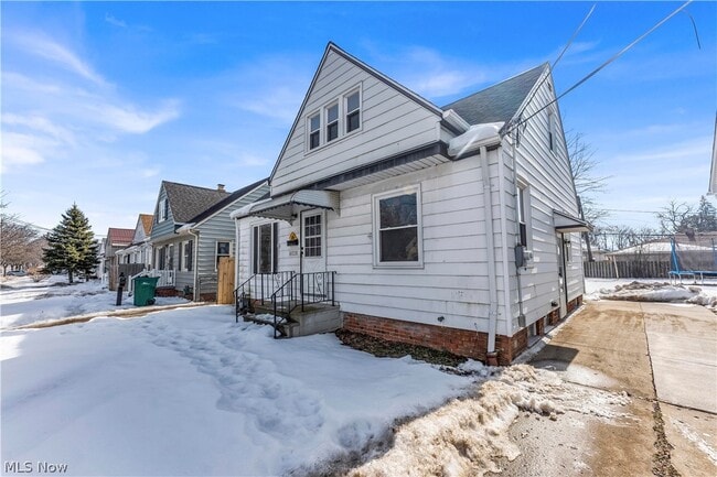 Building Photo - 14028 Rockside Rd