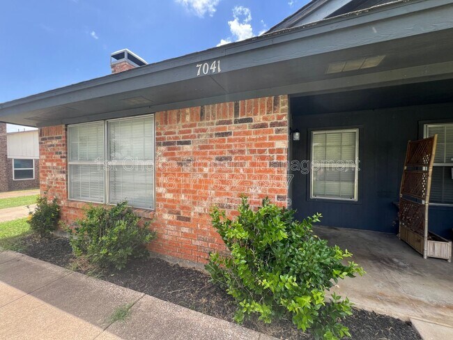 Building Photo - 7041 Crosstimbers Ln