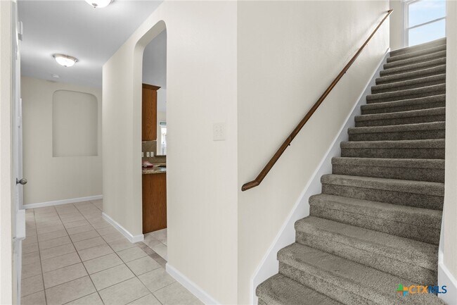 Building Photo - 5621 Bedrock Dr