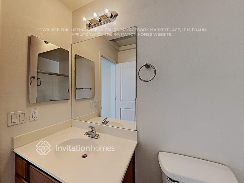 Building Photo - 7801 N 44th Dr
