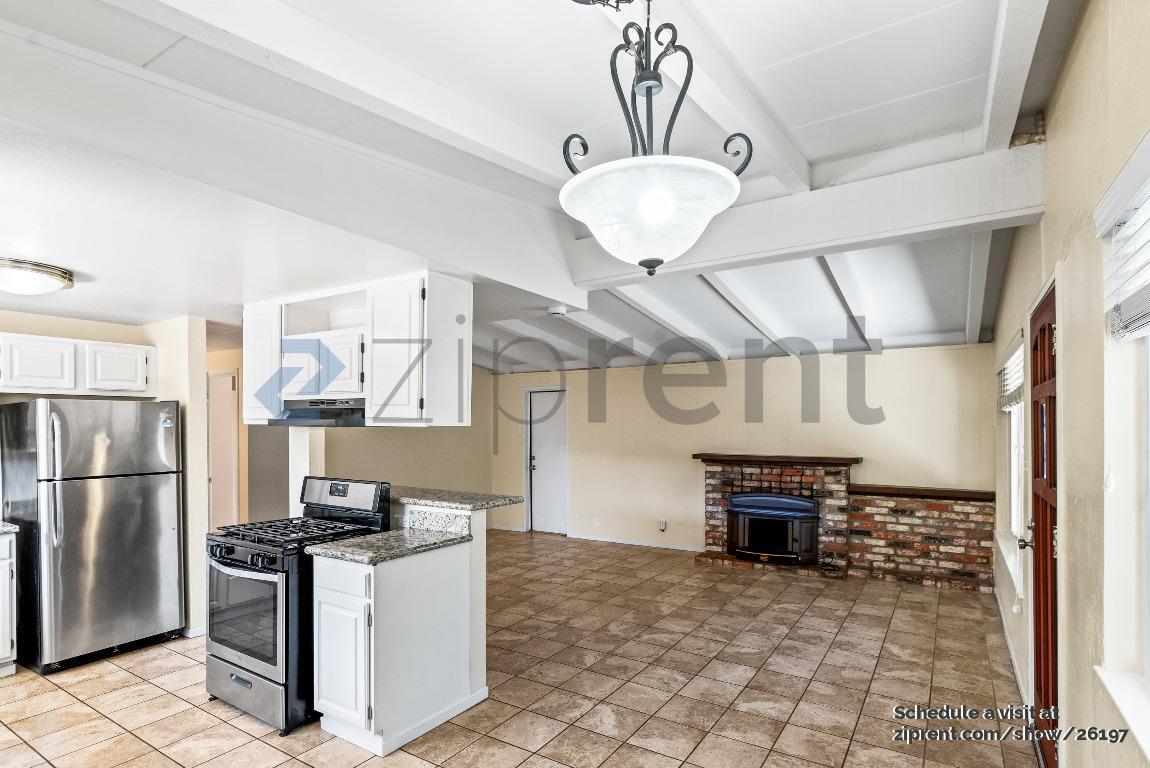 Building Photo - 499 Pebble Dr