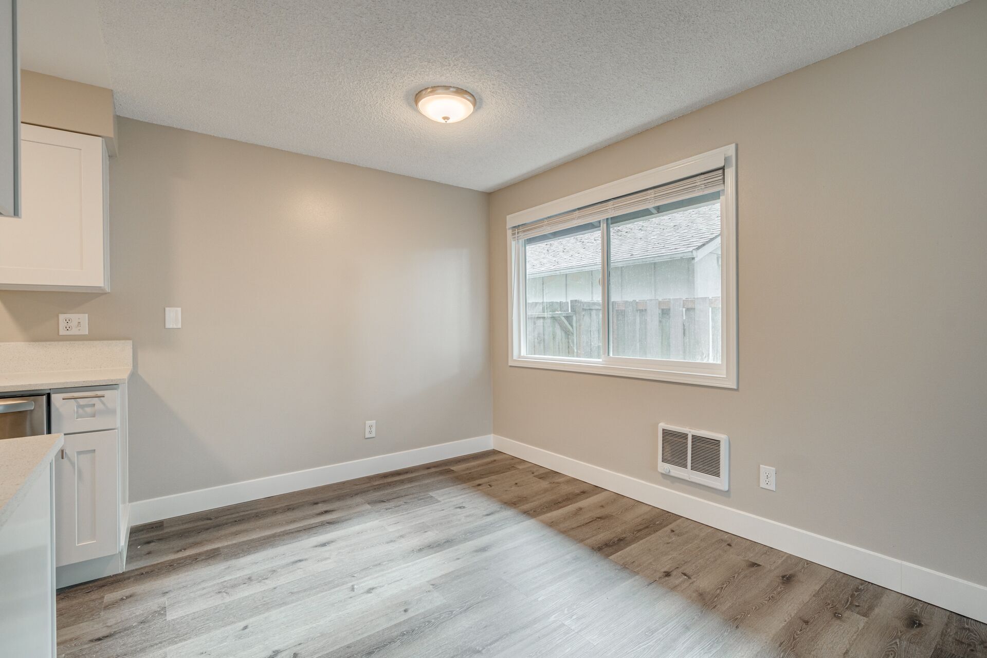 Eating Area - 20901 SE Morrison St