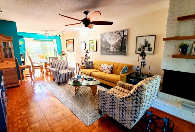 Building Photo - 3107 N Palm Aire Dr