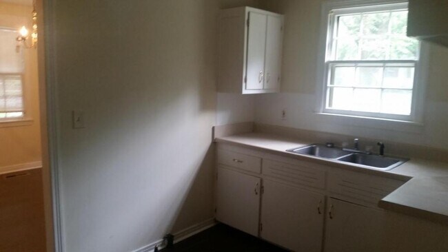 Building Photo - 3016 Holmes Ave NW