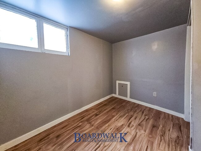 Building Photo - 1748 S Main St