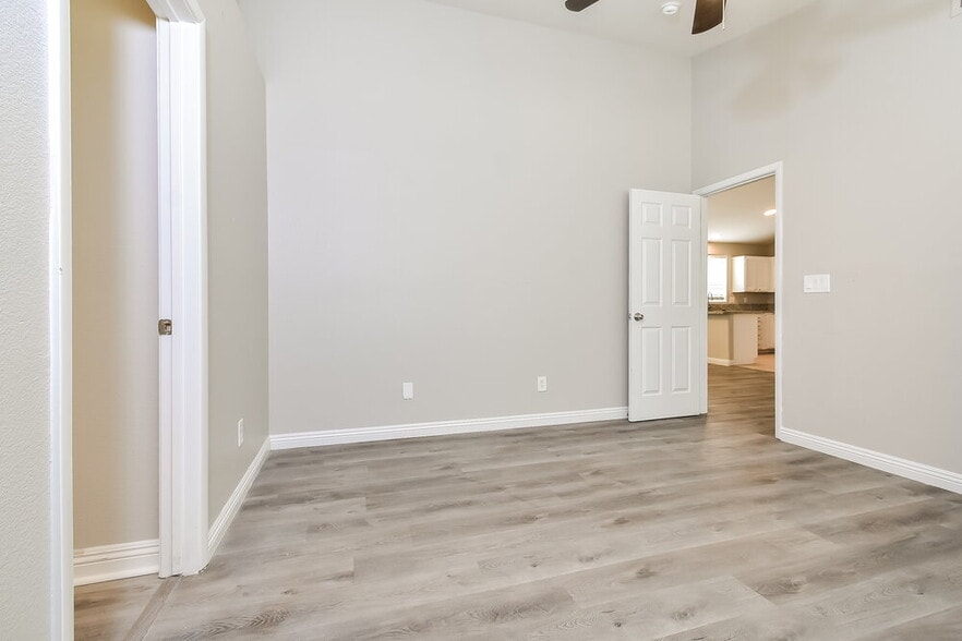 Building Photo - 3921 Marble Mountain St