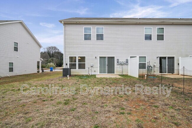 Building Photo - 916 S Battleground Ave