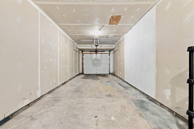 Building Photo - 113 Legato Dr