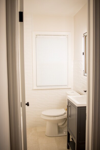 Building Photo - 5104 Abigail Dr