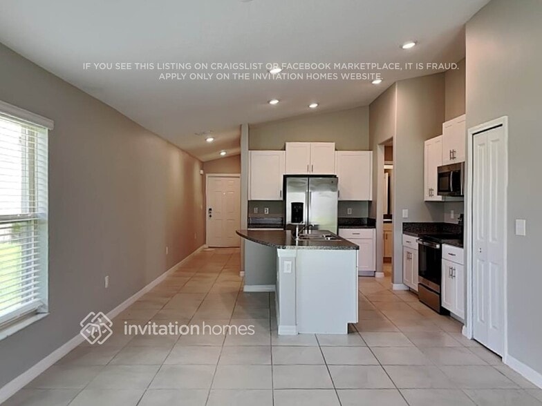 Building Photo - 15527 Miller Creek Dr