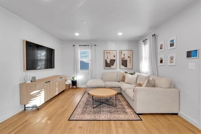 Building Photo - 1520 Foote St NE