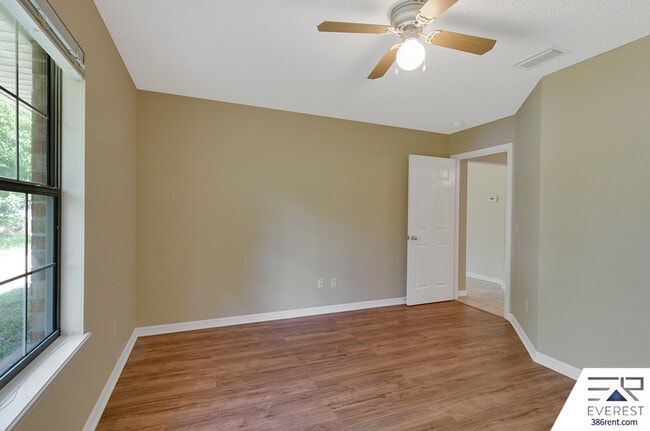 Building Photo - 83 Brushwood Ln