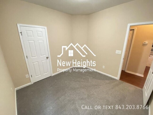 Building Photo - 8207 Ronda Dr