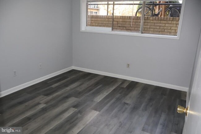 Building Photo - 4951 Americana Dr