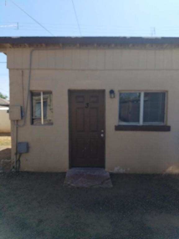 Studio CasitaReady for Immediate Move In! 2537 E Willetta St