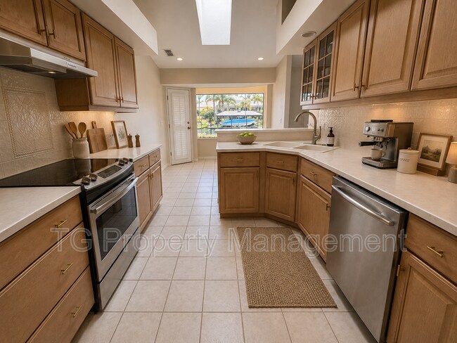Building Photo - 20 Clarendon Ct N