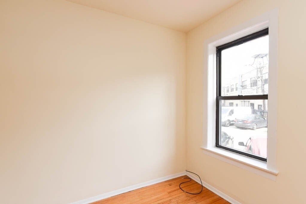 Building Photo - 3306 W Schubert Ave