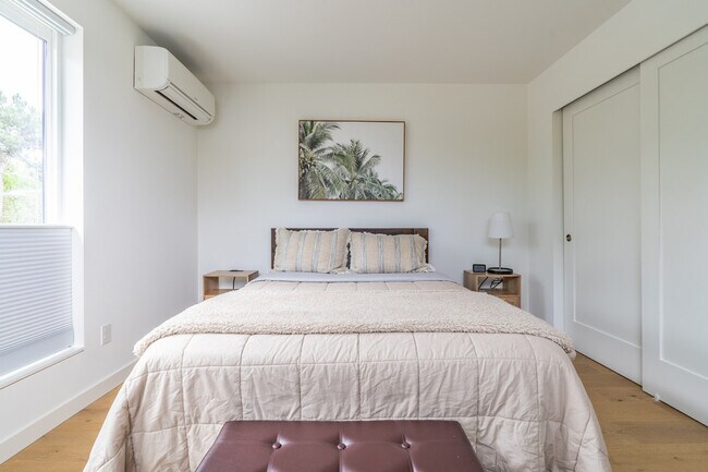 Building Photo - 5109C Phinney Ave N