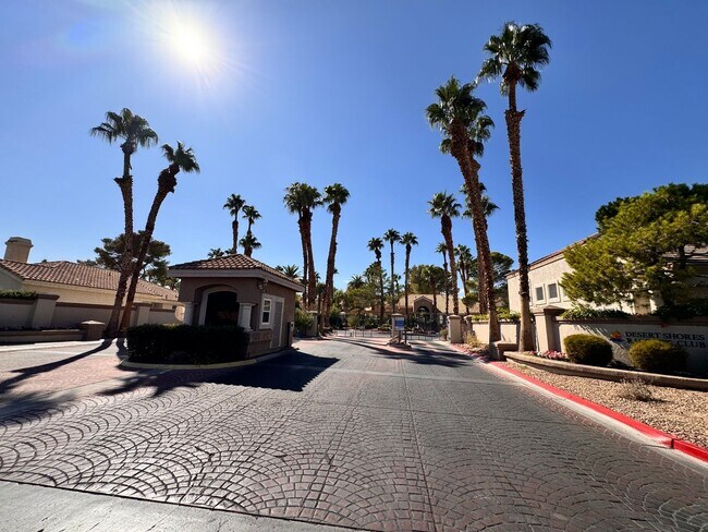 Building Photo - Quaint Home in the Beautiful Desert Shores Community!