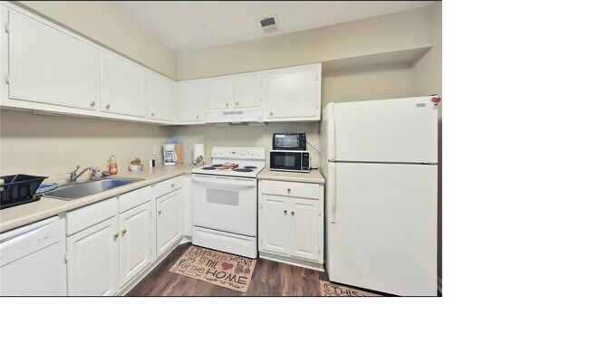 Building Photo - 144 Scandia Cir