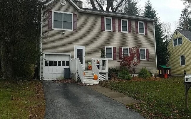 Building Photo - 31 Lakeview Rd