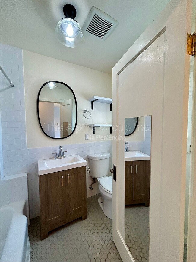 Building Photo - 4831 N Maryland Ave