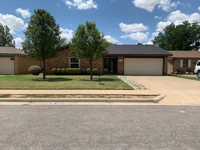 Primary Photo - Southwest Lubbock Clean 3/2/2 with nice yard!