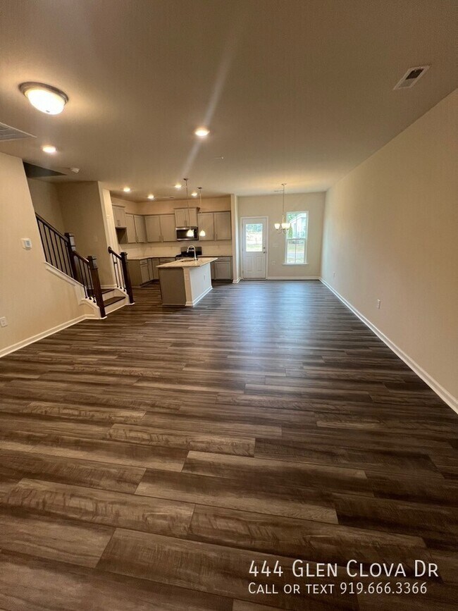 Building Photo - 444 Glen Clova Dr